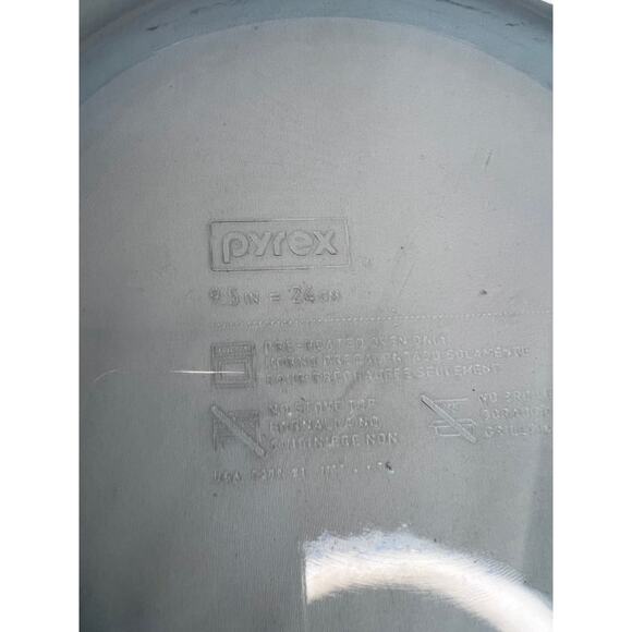 Pyrex C209 Blue Tint Glass Fluted Ruffled Rim Pie Baking Plate - Picture 2 of 4